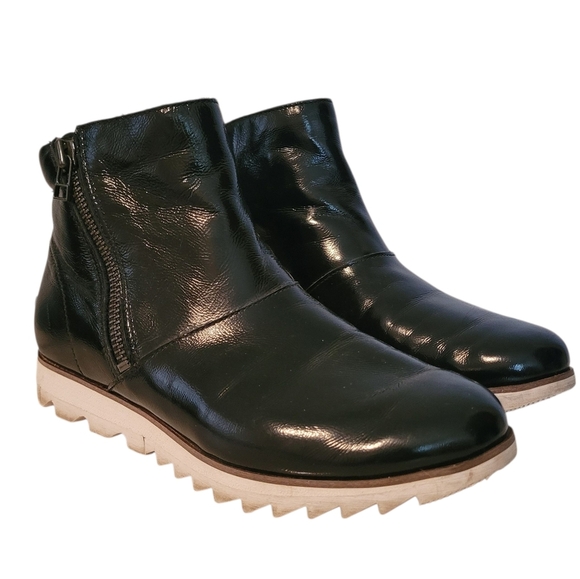 Sorel Harlow Black Waterproof Patent Leather Chelsea Zip Ankle Boots Wmns 8 - Picture 1 of 13